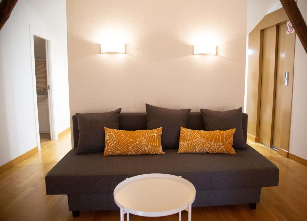 Rajabai Apartment Almansa Exterior photo